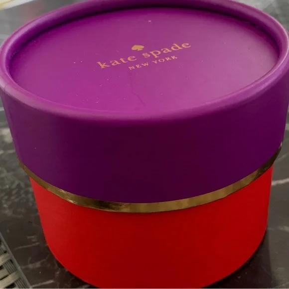 KATE SPADE NEW YORK | ENAMEL | GOLD BANGLE BRACELET | NEW | RETAIL $128 - Picture 9 of 9